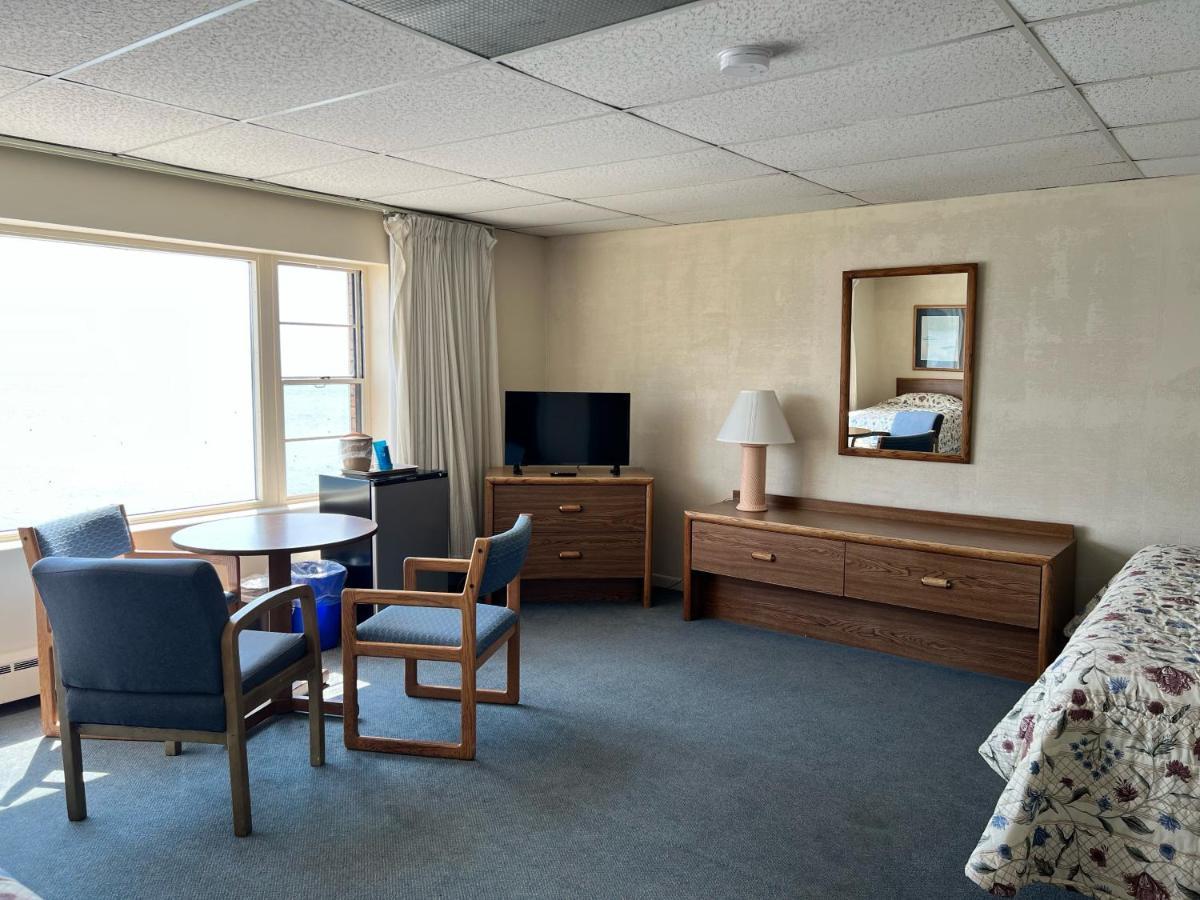 Shoreline Inn Гранд-Марей Экстерьер фото
