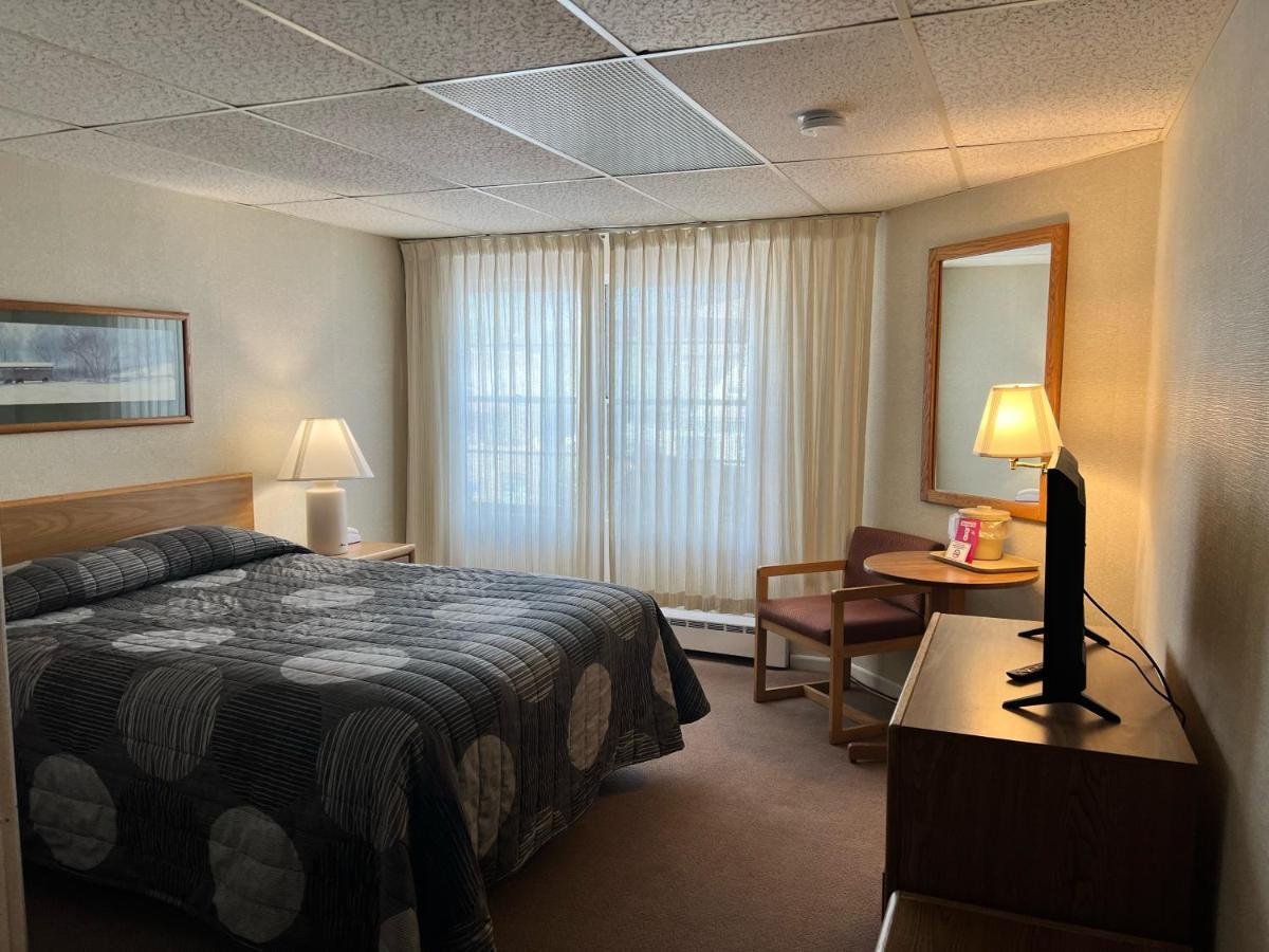 Shoreline Inn Гранд-Марей Экстерьер фото